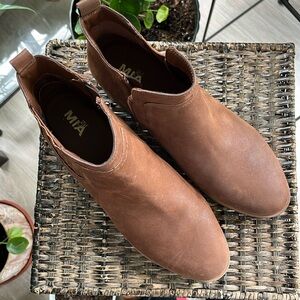 MIA GIRL women’s brown ankle bootie‎ size 8.5